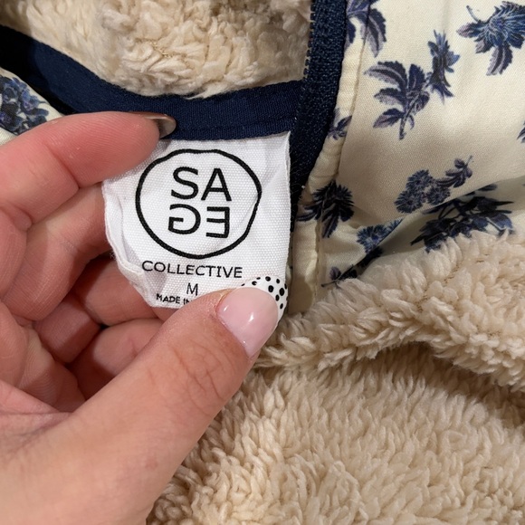 Women’s jacket - Picture 2 of 2